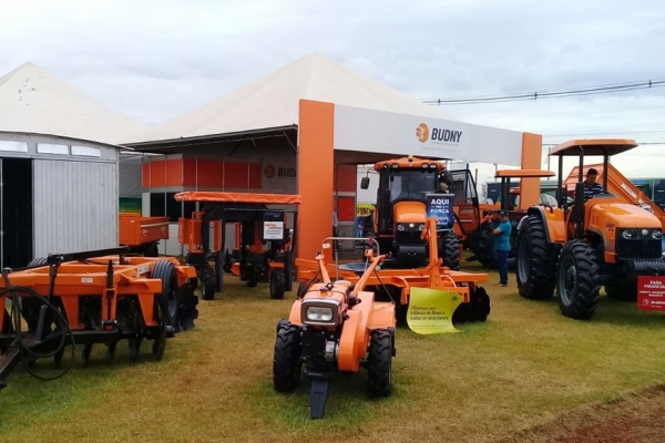 budny-agrishow-2017DB6ECFBB-53D2-902F-F55E-72FD7DD52E4E.jpg