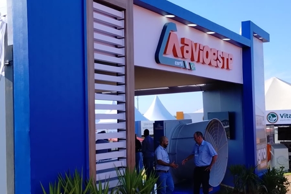 stand-externo-show-rural-2023-avioeste-mwo405D8010-3F41-D28B-13B5-E7D3E3C13083.jpg